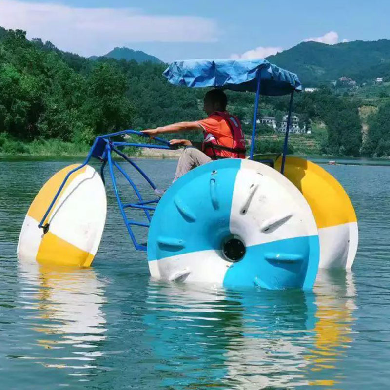 Vélo aquatique à grandes roues